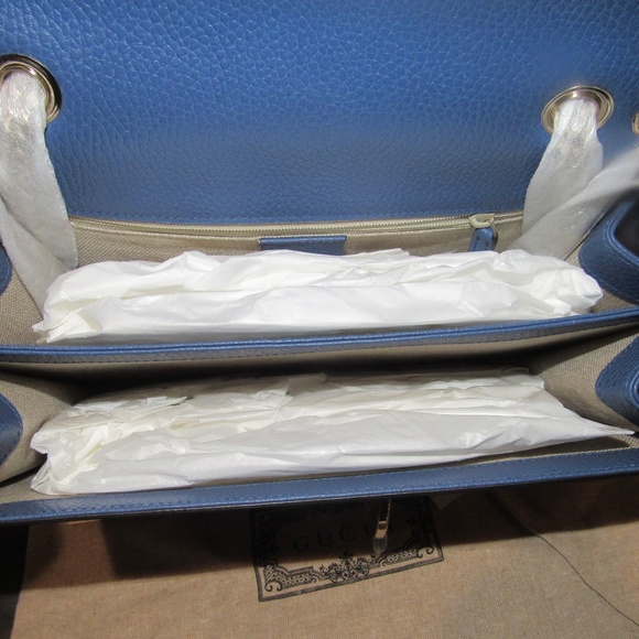 NWT GUCCI $3200 Dollar GG clasp Medium pebbled leather shoulder BAG Blue w cards - Picture 2 of 8